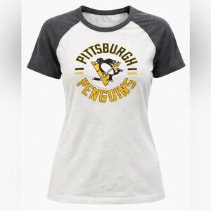 Pittsburgh Penguins NHL Women’s T-Shirt Size Large